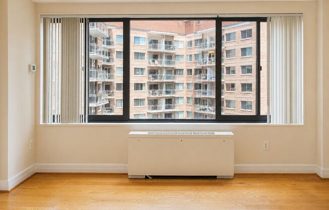Studio, 1 bath, 470 sqft, $2,100