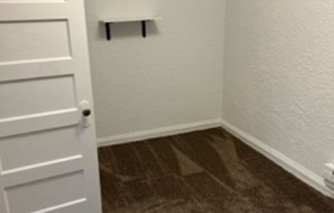 2 beds, 1 bath, $600, Unit 1420