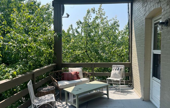 1 bed, 1 bath, 700 sqft, $1,150, Unit 715-4