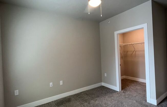 2 beds, 2 baths, 965 sqft, $1,450