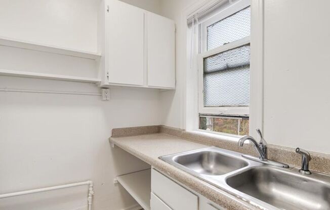 1 bed, 1 bath, 579 sqft, $1,250, Unit 411