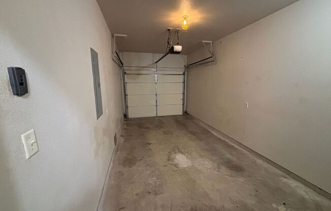 3 beds, 2.5 baths, $1,045, Unit 10718 Mathom Lndg Unit 2
