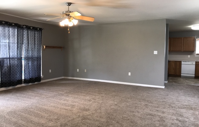 3 beds, 2 baths, $1,450