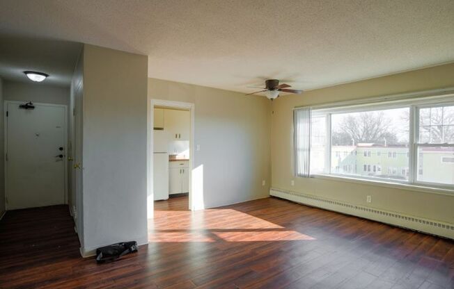 1 bed, 1 bath, 598 sqft, $1,050, Unit 202