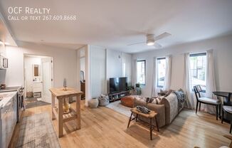 152-58 W Laurel St