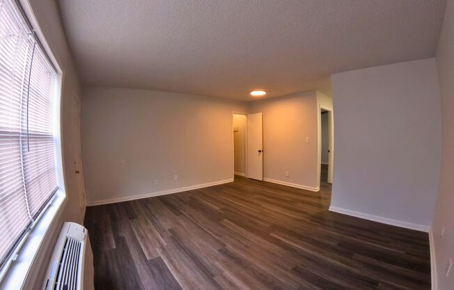 1 bed, 1 bath, 640 sqft, $1,075, Unit 1000F