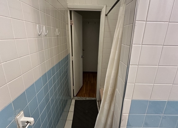 3 beds, 1 bath, 800 sqft, $3,650, Unit 2