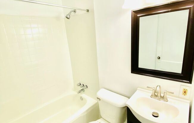 1 bed, 1 bath, 767 sqft, $1,795, Unit 950-04