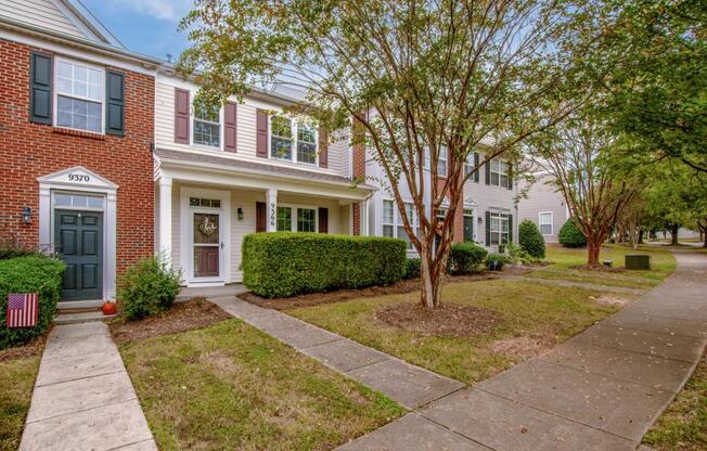 9366 GREENHEATHER DR