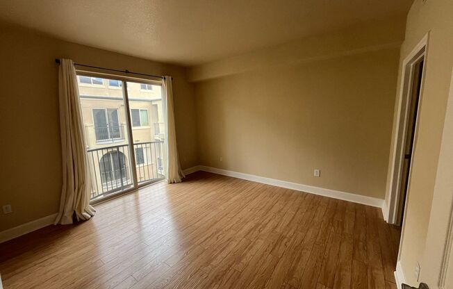 2 beds, 2 baths, $2,150, Unit # 3304