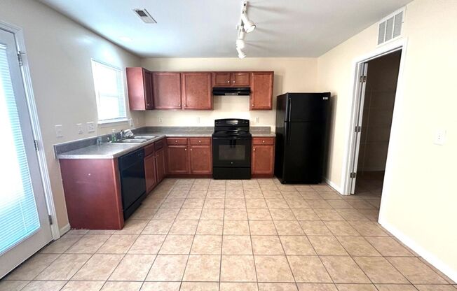 Newer 3BD/2.5 BA home w/ garage in quiet subdivision and only 15 minutes to downtown Raleigh!