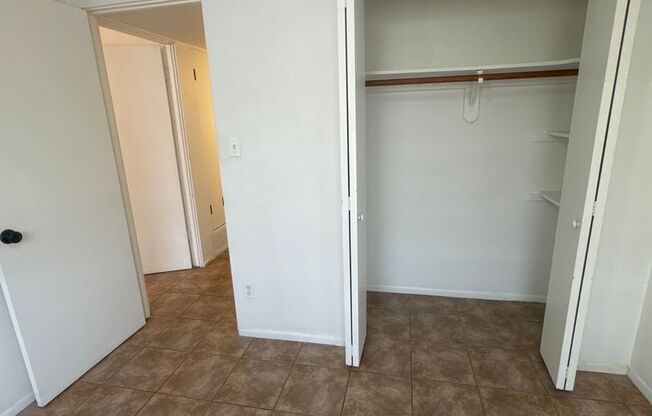 2 beds, 1 bath, $850, Unit 110