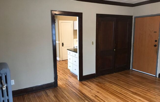 Studio, 1 bath, 455 sqft, $949, Unit 108