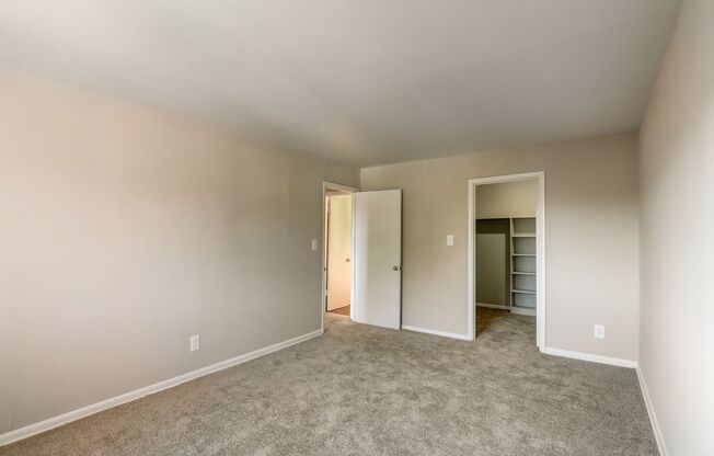 Lovely 2 Bedroom Apartment - Move-In Special Pricing!!!