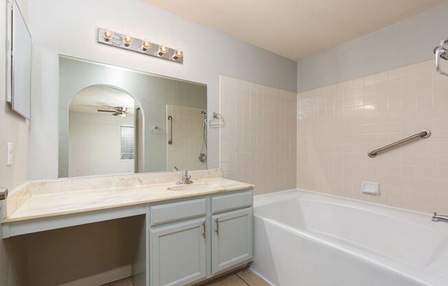 2 beds, 2 baths, $1,600, Unit # 2169