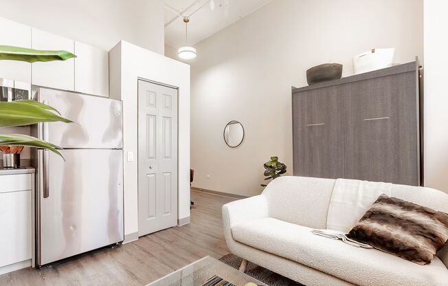 Studio, 1 bath, 325 sqft, $1,628, Unit 500