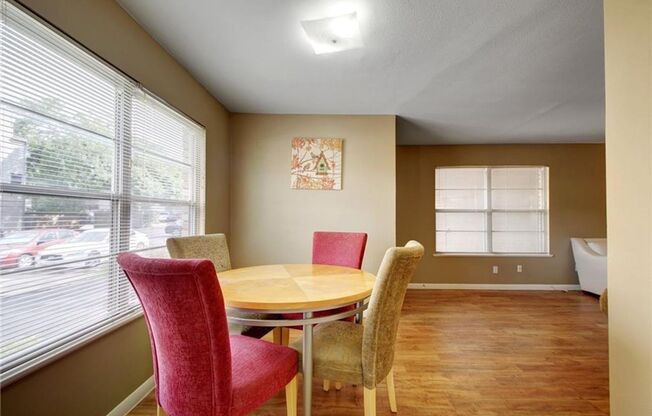 3 beds, 1 bath, $2,595, Unit Unit B