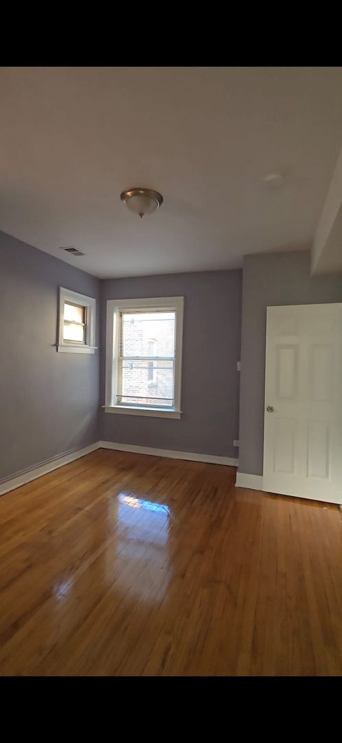 7943 S Essex