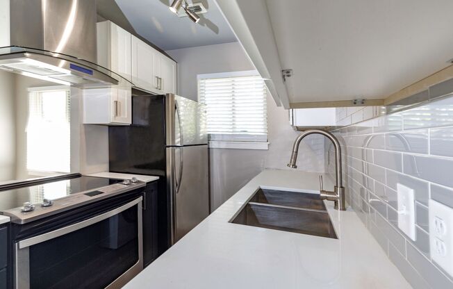 1 bed, 1 bath, 560 sqft, $1,195, Unit 37