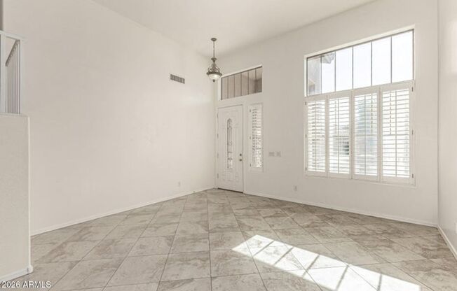 8760 W Augusta Ave, Glendale - Spacious 4 bedroom, 3 bath
