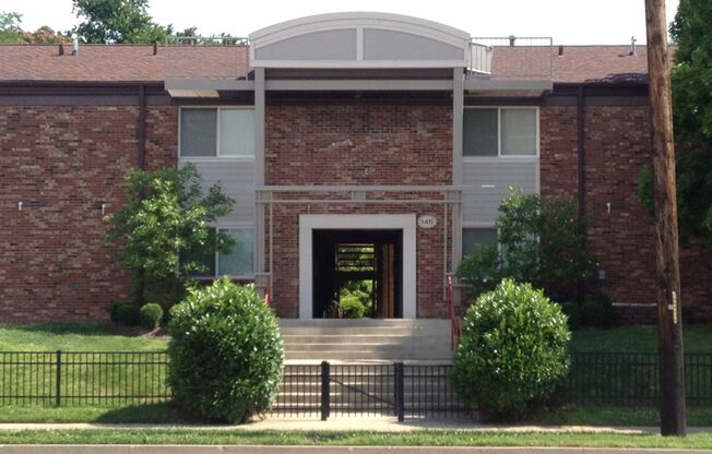 COMING IN AUGUST! Attractive Condo, Lots of Upgrades! Walk to UK! Off-Street Parking, W/D