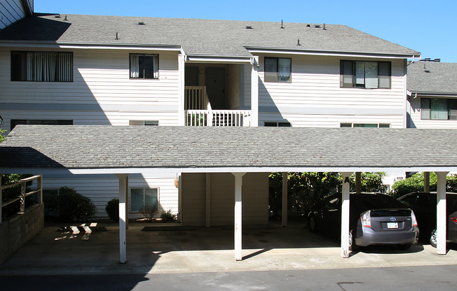 FULLY RENOVATED 2 BED, 2 BATH FACTORIA CONDO FOR RENT W HIGHEND FINISHES