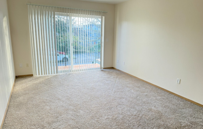 2 beds, 2 baths, 847 sqft, $1,650, Unit 44