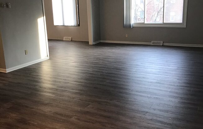 Plank Wood Floor Living Room at Old Green Place Apartments, Integrity Realty LLC, Ohio, 44122