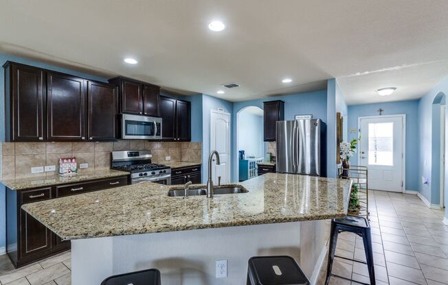 5-BEDROOM HOME IN MISSION DEL LAGO