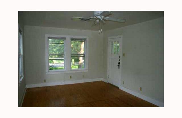 Central Austin 3 bedroom Cottage for Lease!