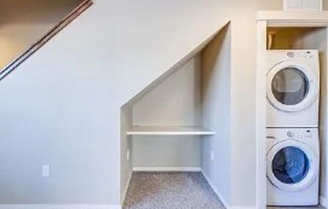 2 beds, 2 baths, 998 sqft, $1,499, Unit 101