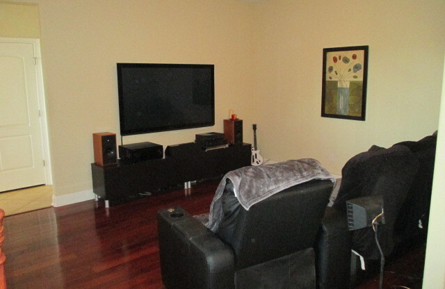 Lakeway Condo in Gated Community