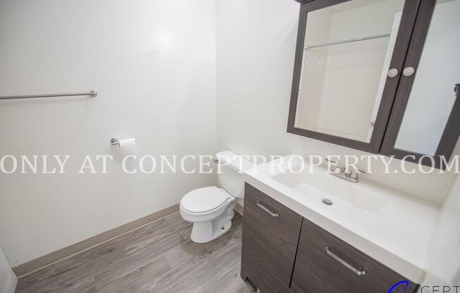 2 beds, 1.5 baths, 1,040 sqft, $1,299, Unit 03
