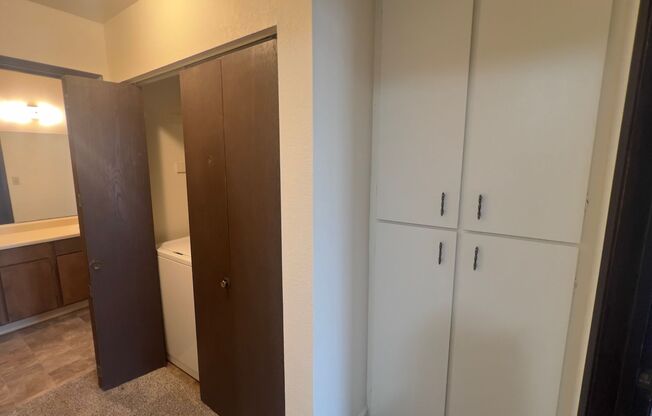 Thoma Holcomb Apartments