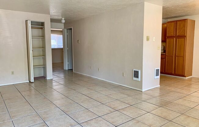 2 beds, 1 bath, 950 sqft, $1,595, Unit 3