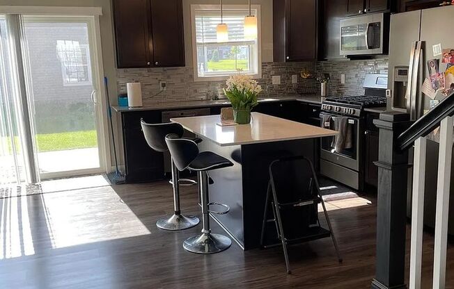 Awesome woodbury townhouse available!