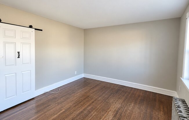 718 W MAPLE AVE