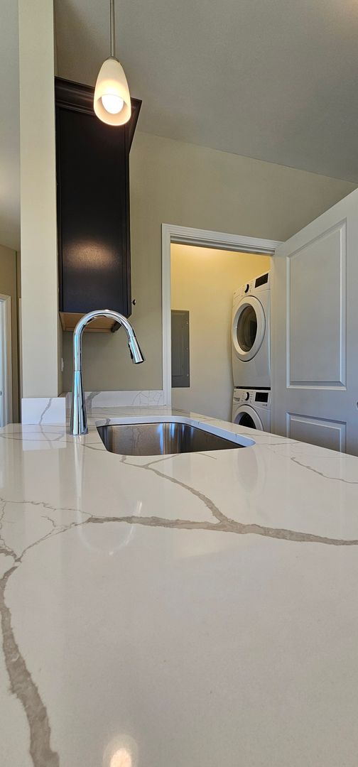 1 Bedroom, 1 Bathroom, End, First floor, Apartment