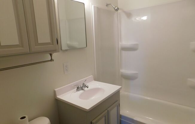 2 beds, 1 bath, $675