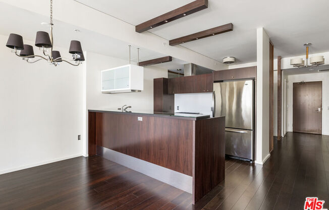 2 beds, 2 baths, 1,160 sqft, $3,700, Unit 912