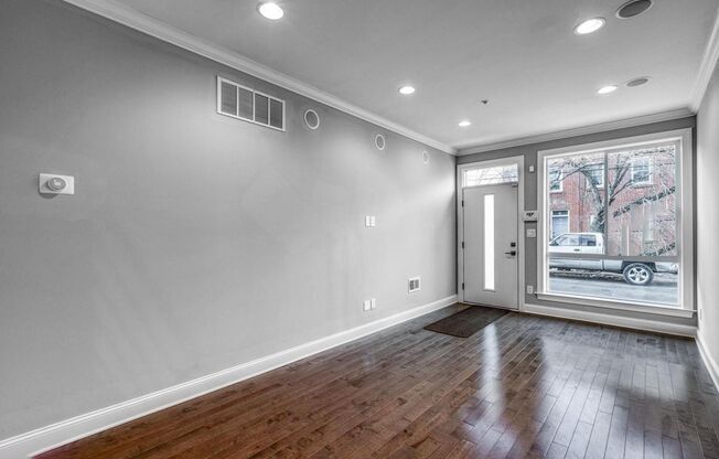 Stunning 3-Bedroom Townhouse With Rooftop Deck and Finished Basement In Port Richmond! Available NOW!