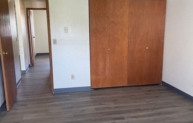 2 beds, 1 bath, 712 sqft, $1,050, Unit 38