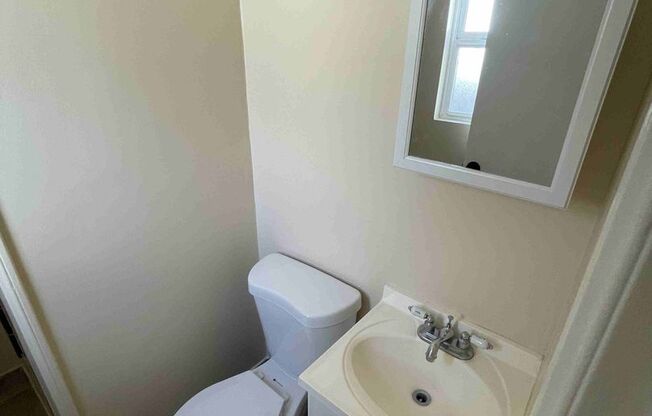 Studio, 1 bath, 425 sqft, $1,850