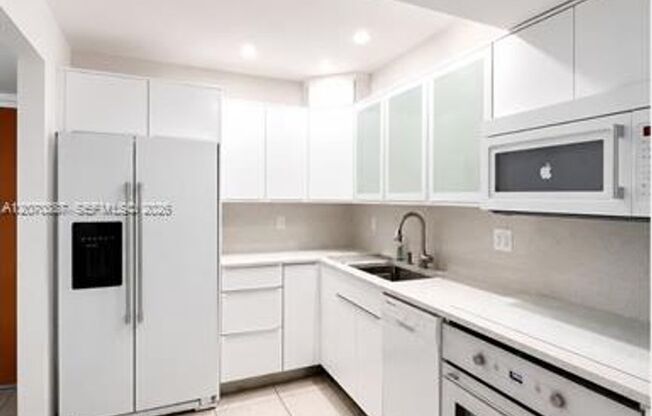 1250 Lincoln Rd cu-401, Miami Beach, FL 33139