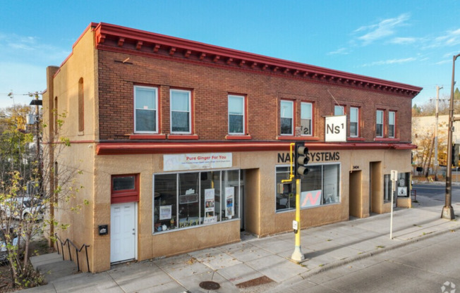 Brick and Beam Flats
