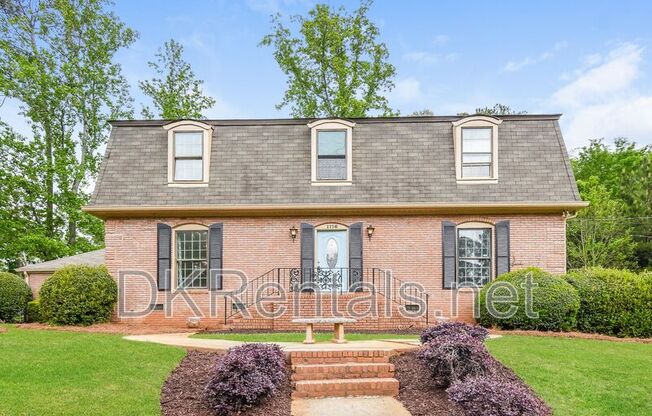 1176 HAMPTON HALL DR NE