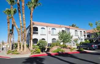 CHARMING 2BD/2BA CONDO IN HENDERSON! W/ COMMUNITY POOL