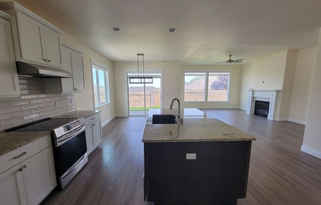Stunning New Build in Kennewick – Spacious, Stylish & Ideally Located