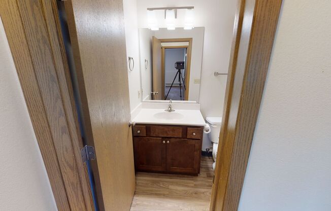 2 beds, 1 bath, 811 sqft, $980, Unit 20