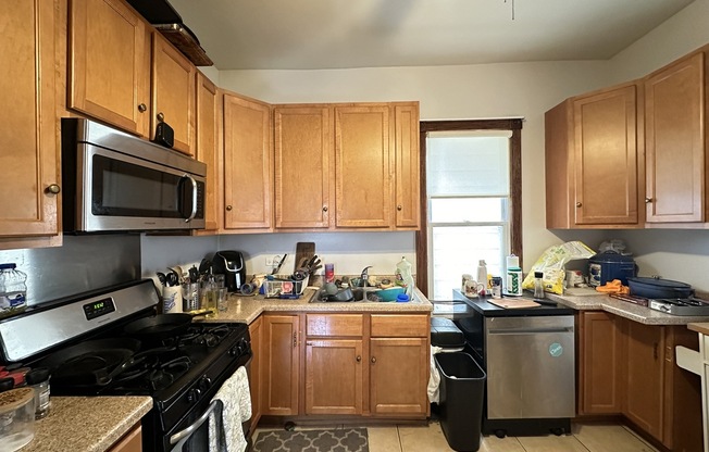 3530 532 N ELSTON